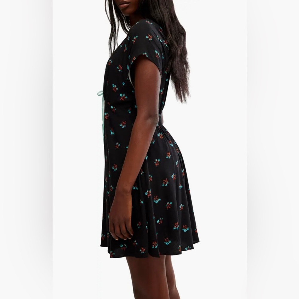 🆕 FREE PEOPLE Everyone’s Favorite Mini Dress In Black Combo - Picture 4 of 11